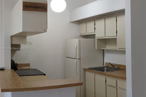 Купить кондоминиум в Майами, Флорида 1 спальня, 60.39м2, № 1716233 - фото 7