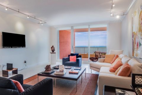 Condo in Key Biscayne, Florida, 2 bedrooms  № 2042106 - photo 3