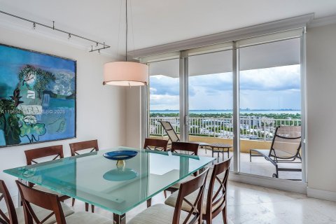 Condo in Key Biscayne, Florida, 2 bedrooms  № 2042106 - photo 9