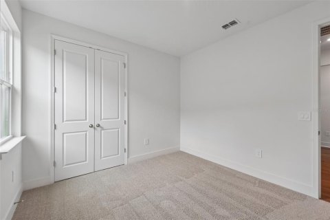 House in Apopka, Florida 4 bedrooms, 170.85 sq.m. № 2314600 - photo 14