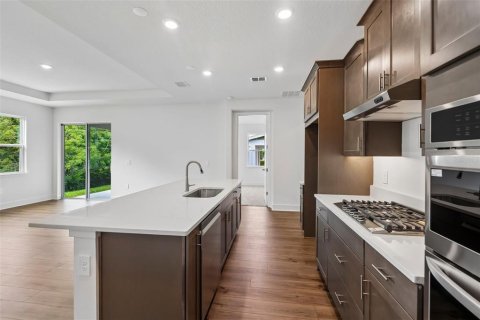 House in Apopka, Florida 4 bedrooms, 170.85 sq.m. № 2314600 - photo 9