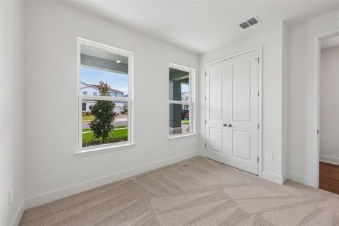 House in Apopka, Florida 4 bedrooms, 170.85 sq.m. № 2314600 - photo 11