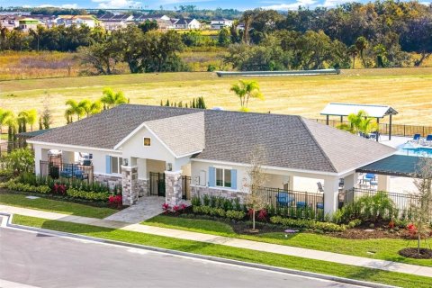 House in Apopka, Florida 4 bedrooms, 170.85 sq.m. № 2314600 - photo 27