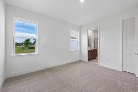 House in Apopka, Florida 4 bedrooms, 170.85 sq.m. № 2314600 - photo 2