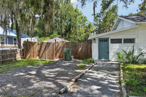 Duplex in Leesburg, Florida 4 bedrooms, 203.08 sq.m. № 2364120 - photo 2
