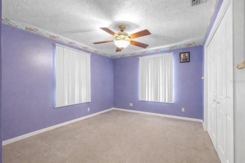 House in Ocala, Florida 3 bedrooms, 225.47 sq.m. № 2110875 - photo 15