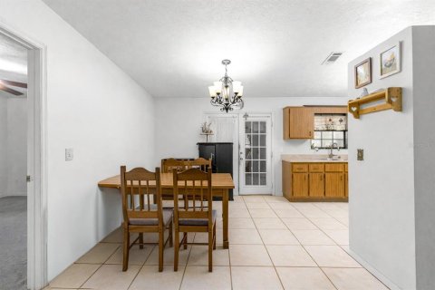House in Ocala, Florida 3 bedrooms, 225.47 sq.m. № 2110875 - photo 7