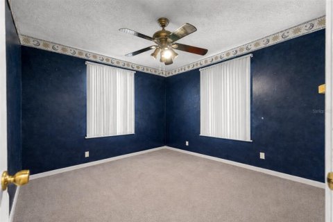 House in Ocala, Florida 3 bedrooms, 225.47 sq.m. № 2110875 - photo 13