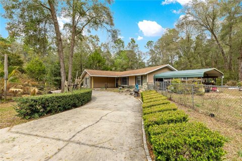 House in Ocala, Florida 3 bedrooms, 225.47 sq.m. № 2110875 - photo 2