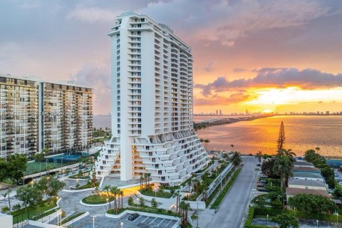 Apartamento en Miami, Florida 1 dormitorio, 92.07 m2 № 2052217