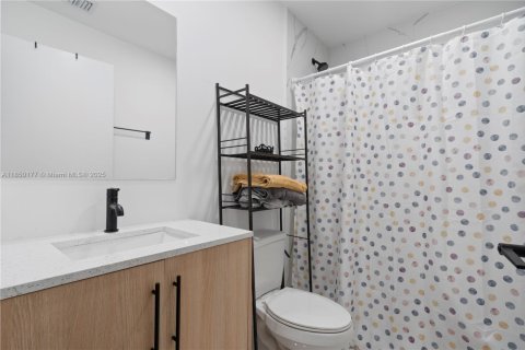 Снять в аренду виллу или дом в Флорида-Сити, Флорида 5 спален, 176.7м2, № 1855133 - фото 17
