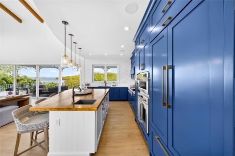 Villa ou maison à louer à Tavernier, Floride: 6 chambres, 381.64 m2 № 2046408 - photo 20