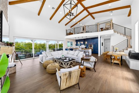 Villa ou maison à louer à Tavernier, Floride: 6 chambres, 381.64 m2 № 2046408 - photo 5