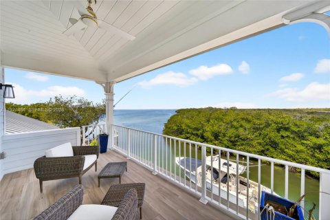 Villa ou maison à louer à Tavernier, Floride: 6 chambres, 381.64 m2 № 2046408 - photo 28