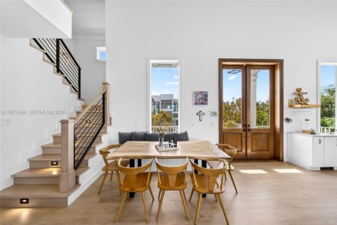 Villa ou maison à louer à Tavernier, Floride: 6 chambres, 381.64 m2 № 2046408 - photo 12