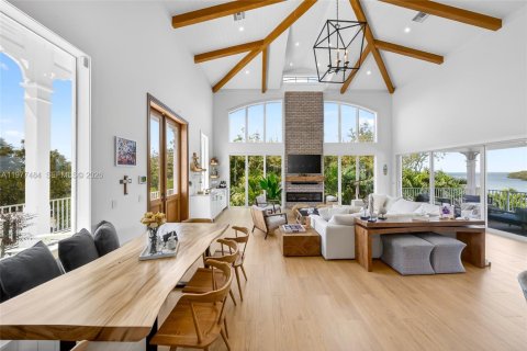 Villa ou maison à louer à Tavernier, Floride: 6 chambres, 381.64 m2 № 2046408 - photo 8