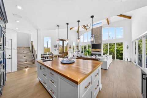 Villa ou maison à louer à Tavernier, Floride: 6 chambres, 381.64 m2 № 2046408 - photo 18