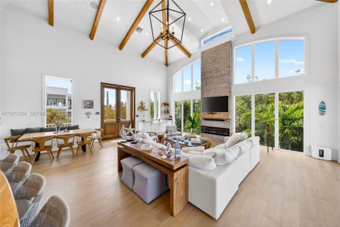 Villa ou maison à louer à Tavernier, Floride: 6 chambres, 381.64 m2 № 2046408 - photo 10