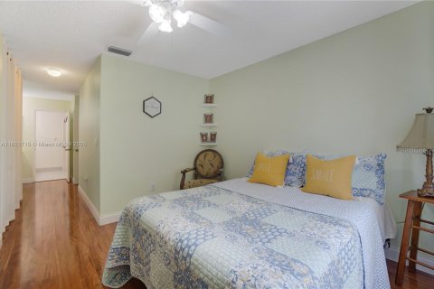 Casa en venta en Pembroke Pines, Florida, 4 dormitorios, 267.56 m2 № 1790192 - foto 30