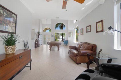 Casa en venta en Pembroke Pines, Florida, 4 dormitorios, 267.56 m2 № 1790192 - foto 9