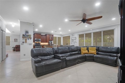 Casa en venta en Pembroke Pines, Florida, 4 dormitorios, 267.56 m2 № 1790192 - foto 5