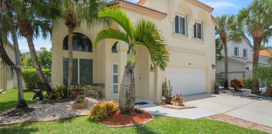 Casa en Pembroke Pines, Florida 4 dormitorios, 267.56 m2 № 1790192