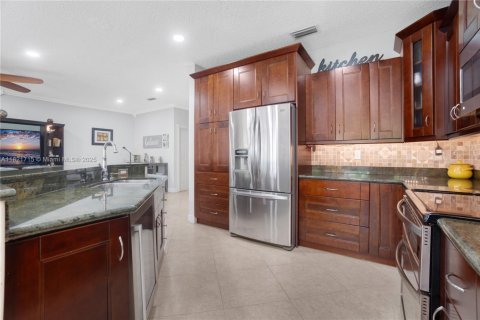Casa en venta en Pembroke Pines, Florida, 4 dormitorios, 267.56 m2 № 1790192 - foto 13