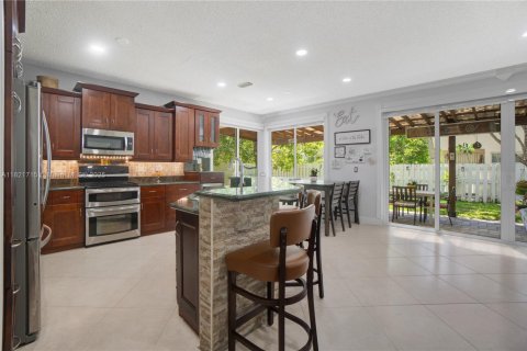 Casa en venta en Pembroke Pines, Florida, 4 dormitorios, 267.56 m2 № 1790192 - foto 11