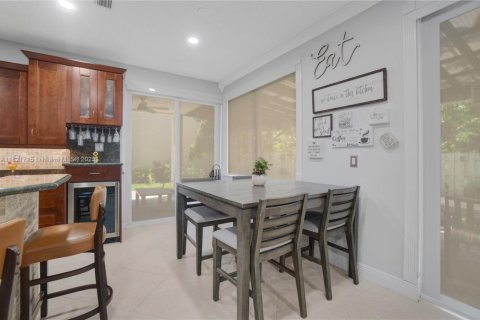 Casa en venta en Pembroke Pines, Florida, 4 dormitorios, 267.56 m2 № 1790192 - foto 16