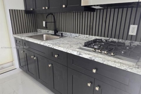 Снять в аренду квартиру в Хайалиа, Флорида 2 спальни, № 1997263 - фото 8