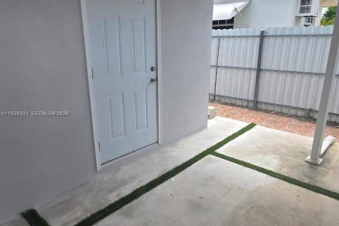 Снять в аренду квартиру в Хайалиа, Флорида 2 спальни, № 1997263 - фото 4