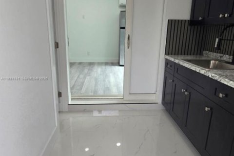 Снять в аренду квартиру в Хайалиа, Флорида 2 спальни, № 1997263 - фото 6