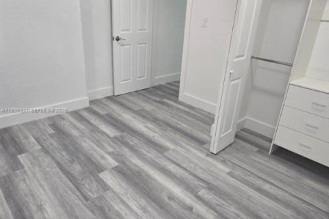 Снять в аренду квартиру в Хайалиа, Флорида 2 спальни, № 1997263 - фото 16