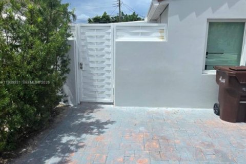 Квартира в Хайалиа, Флорида 2 спальни № 1997263