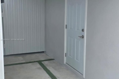 Снять в аренду квартиру в Хайалиа, Флорида 2 спальни, № 1997263 - фото 3