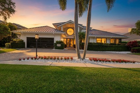 House in Boca Raton, Florida 4 bedrooms, 406.73 sq.m. № 2241233 - photo 2