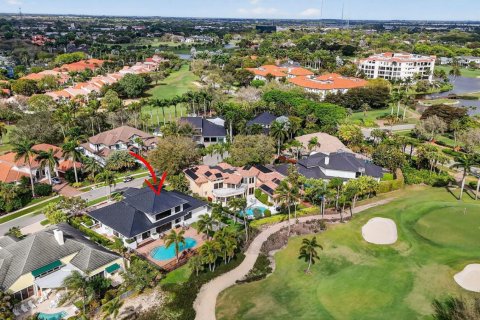 House in Boca Raton, Florida 4 bedrooms, 406.73 sq.m. № 2241233