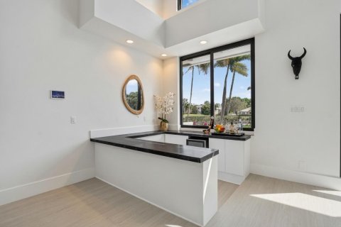 House in Boca Raton, Florida 4 bedrooms, 406.73 sq.m. № 2241233 - photo 15