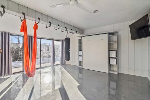 House in Sarasota, Florida 3 bedrooms, 205.69 sq.m. № 1551986 - photo 23