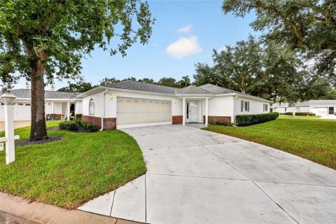 House in Dunnellon, Florida 2 bedrooms, 131.55 sq.m. № 2356130