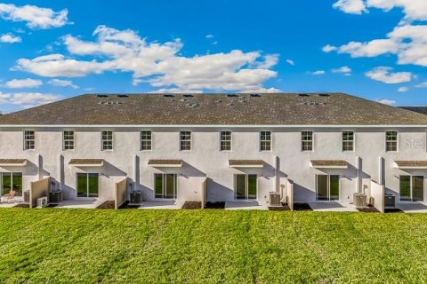 Townhouse in Venice, Florida 3 bedrooms, 135.92 sq.m. № 2100835 - photo 3