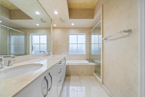 Adosado en venta en Deerfield Beach, Florida, 3 dormitorios, 216.18 m2 № 2188758 - foto 17