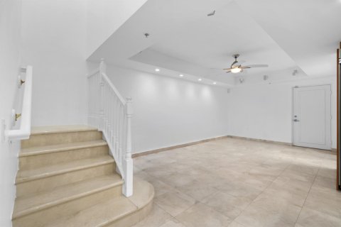 Adosado en venta en Deerfield Beach, Florida, 3 dormitorios, 216.18 m2 № 2188758 - foto 14