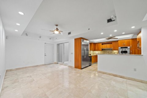 Adosado en venta en Deerfield Beach, Florida, 3 dormitorios, 216.18 m2 № 2188758 - foto 13