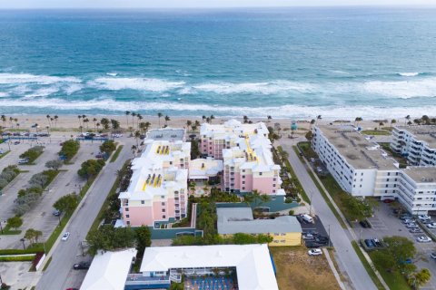 Adosado en venta en Deerfield Beach, Florida, 3 dormitorios, 216.18 m2 № 2188758 - foto 26
