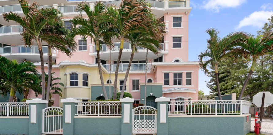 Adosado en Deerfield Beach, Florida 3 dormitorios, 216.18 m2 № 2188758
