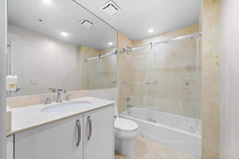 Adosado en venta en Deerfield Beach, Florida, 3 dormitorios, 216.18 m2 № 2188758 - foto 23