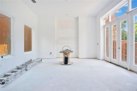 House in Polk City, Florida 4 bedrooms, 457.36 sq.m. № 2102499 - photo 5