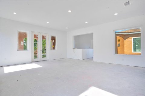House in Polk City, Florida 4 bedrooms, 457.36 sq.m. № 2102499 - photo 17