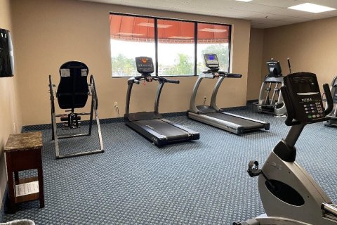 Condo in Pembroke Pines, Florida, 2 bedrooms  № 2372023 - photo 20